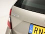 Skoda Octavia Combi 1.0 TSI Greentech Sport (APPLE CARPLAY, GROOT NAVI, CLIMATE, STOELVERWARMING, SPORTSTOELEN, GETINT GLAS, PARKEERSENSOREN, CRUISE, NIEUWSTAAT)
