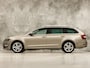 Skoda Octavia Combi 1.0 TSI Greentech Sport (APPLE CARPLAY, GROOT NAVI, CLIMATE, STOELVERWARMING, SPORTSTOELEN, GETINT GLAS, PARKEERSENSOREN, CRUISE, NIEUWSTAAT)