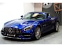 Mercedes-Benz AMG-GT Roadster 4.0 V8 350kW/476pk DCT7 DISTRONIC + BURMESTER + SOFTLEDER + AIRSCARF + CAMERA + DODEHOEK MELDER + PRE-SAFE + AMG PERF. UITLAAT + RIDE MODES + KEYLESS ENTRY&GO + PARKSENSOREN V&A + FOLIE VOORBUMPER + 19"/20" AMG-VELGEN GEPOLIJST!