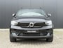 Volvo EX40 Single Motor Extended Range Plus 82 kWh Elektr. stoelverstelling / Harman Kardon Audio / Trekhaak/ Keyless Drive / Stoel- en stuurverw. / Adapt. Cruise / BLIS