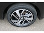 Peugeot 108 1.0 e-VTi Allure | Navi by app | Camera | Climate control | All season | Extra geinte ramen | Lichtmetaal |
