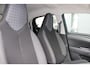 Peugeot 108 1.0 e-VTi Allure | Navi by app | Camera | Climate control | All season | Extra geinte ramen | Lichtmetaal |