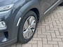 Hyundai Kona Electric EV Premium 64 kWh SOH 100% TREKHAAK FASE 3 HEAD-UP LEER EL STOELEN
