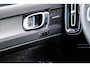 Volvo EX40 Single Motor Extended Range Ultra Black Edition Europa | Harman Kardon audio | 20" | Schuif-/kanteldak | Getint Glas | Elektrische stoelverstelling | Nubuck bekleding | Adaptive Cruise Control | Dodehoekdetectie |