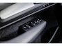 Volvo EX40 Single Motor Extended Range Ultra Black Edition Europa | Harman Kardon audio | 20" | Schuif-/kanteldak | Getint Glas | Elektrische stoelverstelling | Nubuck bekleding | Adaptive Cruise Control | Dodehoekdetectie |