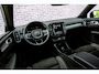 Volvo EX40 Single Motor Extended Range Ultra Black Edition Europa | Harman Kardon audio | 20" | Schuif-/kanteldak | Getint Glas | Elektrische stoelverstelling | Nubuck bekleding | Adaptive Cruise Control | Dodehoekdetectie |