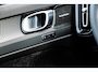 Volvo EX40 Single Motor Extended Range Ultra Europa 82 kWh Black Edition | Getint glas | Nubuck | Panoramadak | Harman/Kardon | Stoelverwarming voor + achter | Keyless | 20" Velgen |