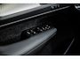Volvo EX40 Single Motor Extended Range Ultra Europa 82 kWh Black Edition | Getint glas | Nubuck | Panoramadak | Harman/Kardon | Stoelverwarming voor + achter | Keyless | 20" Velgen |