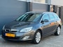 Opel Astra Sports Tourer 1.4 Cosmo NAVI LEER CLIMA CRUISE TREKHAAK APK NAP