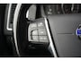 Volvo XC60 2.0 D3 FWD Summum | 150PK | Pano | Leder | Camera | Trekhaak Deze Volvo XC60 D3 Summum is een bijzonder complete en comfortabele SUV waarin de kenmerkende Scandinavische kwaliteit van Volvo uitstekend samenkomt met luxe, veiligheid en praktische bruikb
