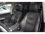 Volvo XC60 2.0 D3 FWD Summum | 150PK | Pano | Leder | Camera | Trekhaak Deze Volvo XC60 D3 Summum is een bijzonder complete en comfortabele SUV waarin de kenmerkende Scandinavische kwaliteit van Volvo uitstekend samenkomt met luxe, veiligheid en praktische bruikb
