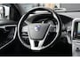 Volvo XC60 2.0 D3 FWD Summum | 150PK | Pano | Leder | Camera | Trekhaak Deze Volvo XC60 D3 Summum is een bijzonder complete en comfortabele SUV waarin de kenmerkende Scandinavische kwaliteit van Volvo uitstekend samenkomt met luxe, veiligheid en praktische bruikb