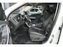 Volvo XC60 2.0 D3 FWD Summum | 150PK | Pano | Leder | Camera | Trekhaak Deze Volvo XC60 D3 Summum is een bijzonder complete en comfortabele SUV waarin de kenmerkende Scandinavische kwaliteit van Volvo uitstekend samenkomt met luxe, veiligheid en praktische bruikb