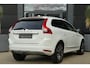 Volvo XC60 2.0 D3 FWD Summum | 150PK | Pano | Leder | Camera | Trekhaak Deze Volvo XC60 D3 Summum is een bijzonder complete en comfortabele SUV waarin de kenmerkende Scandinavische kwaliteit van Volvo uitstekend samenkomt met luxe, veiligheid en praktische bruikb