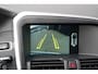 Volvo XC60 2.0 D3 FWD Summum | 150PK | Pano | Leder | Camera | Trekhaak Deze Volvo XC60 D3 Summum is een bijzonder complete en comfortabele SUV waarin de kenmerkende Scandinavische kwaliteit van Volvo uitstekend samenkomt met luxe, veiligheid en praktische bruikb