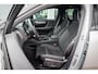 Volvo EX40 Single Motor Ext. Range Ultra Black Edition | Europa | Harman Kardon audio | 20" | Schuif-/kanteldak | Getint Glas | Elektrische stoelverstelling | Nubuck bekleding | Adaptive Cruise Control | Dodehoekdetectie |