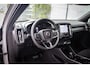 Volvo EX40 Single Motor Ext. Range Ultra Black Edition | Europa | Harman Kardon audio | 20" | Schuif-/kanteldak | Getint Glas | Elektrische stoelverstelling | Nubuck bekleding | Adaptive Cruise Control | Dodehoekdetectie |