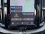 Volvo XC60 2.0 T8 Plug-in hybrid AWD Ultimate Dark Pano / Afn. Trekhaak / Camera / Stoel memorie / Stoel & Stuurw. verw.