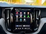 Volvo XC60 2.0 T8 Plug-in hybrid AWD Ultimate Dark Pano / Afn. Trekhaak / Camera / Stoel memorie / Stoel & Stuurw. verw.
