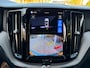 Volvo XC60 2.0 T8 Plug-in hybrid AWD Ultimate Dark Pano / Afn. Trekhaak / Camera / Stoel memorie / Stoel & Stuurw. verw.