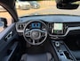 Volvo XC60 2.0 T8 Plug-in hybrid AWD Ultimate Dark Pano / Afn. Trekhaak / Camera / Stoel memorie / Stoel & Stuurw. verw.