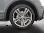 Volkswagen Tiguan 2.0 TSI 4Motion Highline Business R | Trekhaak | Panoramadak | Head-Up | Zondag Open!