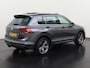 Volkswagen Tiguan 2.0 TSI 4Motion Highline Business R | Trekhaak | Panoramadak | Head-Up | Zondag Open!
