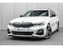 BMW 3-Serie Touring 320i High Executive Edition l M Styling l Leder Interieur l Pano Dak l Stoelverwarming l LED l 19"l Navi l Harman Kardon Sound