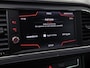 SEAT Leon 1.0 EcoTSI Intense Sport Automaat (APPLE CARPLAY, NAVIGATIE, CLIMATE, KEYLESS, SPORTSTOELEN, PARKEERSENSOREN, GETINT GLAS, CRUISE, NIEUWSTAAT)