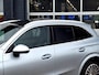 Mercedes-Benz GLC 300e 4MATIC Sport Edition | Trekhaak Wegklapbaar | Panoramadak | Burmester | 360° Camera | Memory Pakket | Stoelverwarming | Sfeerverlichting | DISTRONIC Afstandsassistent | Privacy Glas Achter | Dodehoekassistentie | Elektrisch Bedienbare Achterklep
