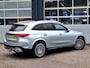 Mercedes-Benz GLC 300e 4MATIC Sport Edition | Trekhaak Wegklapbaar | Panoramadak | Burmester | 360° Camera | Memory Pakket | Stoelverwarming | Sfeerverlichting | DISTRONIC Afstandsassistent | Privacy Glas Achter | Dodehoekassistentie | Elektrisch Bedienbare Achterklep
