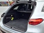 Mercedes-Benz GLC 300e 4MATIC Sport Edition | Trekhaak Wegklapbaar | Panoramadak | Burmester | 360° Camera | Memory Pakket | Stoelverwarming | Sfeerverlichting | DISTRONIC Afstandsassistent | Privacy Glas Achter | Dodehoekassistentie | Elektrisch Bedienbare Achterklep