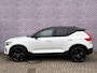 Volvo EX40 Single Motor Extended Range Ultra Black Edition | Europa | Harman Kardon audio | 20" | Schuif-/kanteldak | Getint Glas | Elektrische stoelverstelling | Nubuck bekleding | Adaptive Cruise Control | Dodehoekdetectie |