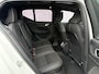 Volvo EX40 Single Motor Extended Range Ultra Black Edition | Europa | Harman Kardon audio | 20" | Schuif-/kanteldak | Getint Glas | Elektrische stoelverstelling | Nubuck bekleding | Adaptive Cruise Control | Dodehoekdetectie |