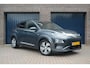 Hyundai Kona Electric EV Premium 64 kWh | 98% SOH | Schuifdak | Keyless | Stoelventilatie/verwarming | Camera | Stuurverwarming