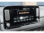 Hyundai Kona Electric EV Premium 64 kWh | 98% SOH | Schuifdak | Keyless | Stoelventilatie/verwarming | Camera | Stuurverwarming