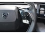 Peugeot e-5008 GT Avantage 73 kWh 7p | Schuif-/Kanteldak | Elektr. Stoelen | Stoel/Stuurverwarming | Navigatie | 360 Camera !