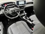 Peugeot 208 Allure Pack 1.2 75pk | CAMERA | KEYLESS START | EXTRA GETINTE RUITEN | 3D i-COCKPIT® | NAVI | LM-VELGEN