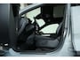 Volvo XC40 B4 Plus Black Edition | Panoramadak | Trekhaak | Stoelverwarming | Parkeersensoren voor + achter | 360 graden camera | Premium audio by Harman Kardon | Apple carplay/Android auto | 20 Lichtmetalen Velgen