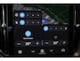 Volvo XC60 T6 Plug-in hybrid AWD Ultra Black Edition | Panoramadak | Trekhaak | Luchtvering | Verwarmbare voorstoelen, achterbank en stuurwiel | Head-up display | 360 graden camera | Premium audio by Harman Kardon | Apple carplay/Android auto