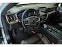 Volvo XC60 T6 Plug-in hybrid AWD Ultra Black Edition | Panoramadak | Trekhaak | Luchtvering | Verwarmbare voorstoelen, achterbank en stuurwiel | Head-up display | 360 graden camera | Premium audio by Harman Kardon | Apple carplay/Android auto