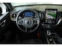 Volvo XC60 T6 Plug-in hybrid AWD Ultra Black Edition | Panoramadak | Trekhaak | Luchtvering | Verwarmbare voorstoelen, achterbank en stuurwiel | Head-up display | 360 graden camera | Premium audio by Harman Kardon | Apple carplay/Android auto