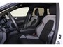 Volvo XC60 T6 Recharge AWD Ultra Black Edition - Panorama/schuifdak - IntelliSafe Assist & Surround - 360º Camera - Harman/Kardon audio - Adaptieve LED koplampen - Verwarmde voorstoelen, stuur & achterbank - Parkeersensoren voor & achter - Elektr. bedienb. voorstoelen met geheugen - Head up display - Draadloze tel. lader - Extra getint glas - 21' LMV
