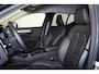Volvo XC40 B3 Plus Dark - IntelliSafe Assist & Surround - 360º Camera - Harman/Kardon audio - Verwarmde voorstoelen & stuur - Parkeersensoren voor & achter - Elektr. bedienb. voorstoelen met geheugen links - Draadloze tel. lader - Standkachel - Extra getint glas - 18' LMV
