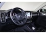 Volvo XC40 B3 Plus Dark - IntelliSafe Assist & Surround - 360º Camera - Harman/Kardon audio - Verwarmde voorstoelen & stuur - Parkeersensoren voor & achter - Elektr. bedienb. voorstoelen met geheugen links - Draadloze tel. lader - Standkachel - Extra getint glas - 18' LMV