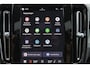 Volvo XC40 B3 Plus Dark - IntelliSafe Assist & Surround - 360º Camera - Harman/Kardon audio - Verwarmde voorstoelen & stuur - Parkeersensoren voor & achter - Elektr. bedienb. voorstoelen met geheugen links - Draadloze tel. lader - Standkachel - Extra getint glas - 18' LMV