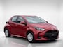 Toyota Yaris 1.5 Hybrid 115 Comfort **EMOTIONAL RED METALLIC/ NIEUWE AUTO/ DIRECT LEVERBAAR**