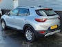 Kia Stonic 1.0 T-GDi MHEV DynamicLine Navigatie, Achteruitrijcamera, Cruise control, NL-auto, BTW-auto