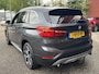 BMW X1 xDrive20i Executive // PANO / SCHUIF- KANTELDAK // NAVI // PDC V+A // CRUISE // TREKHAAK // ELEK. ACHTERKLEP //