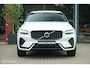 Volvo XC60 2.0 T6 Plug-in hybrid AWD Plus Dark Longe Range | Pano | Harman Kardon | 360 camera | Trekhaak | ACC | HUD | 21" wielen | Stoel en stuurwielverwarming